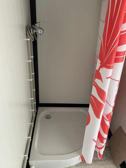 PAVILLON COMMERCIALE – CONTENITORE 3×7 M UFFICI/ABITAZIONE CON BAGNO (WC E DOCCIA)