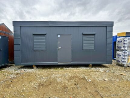 PAVILLON COMMERCIALE CONTAINER 3×7 – CON TAPPARELLE SULLE FINESTRE